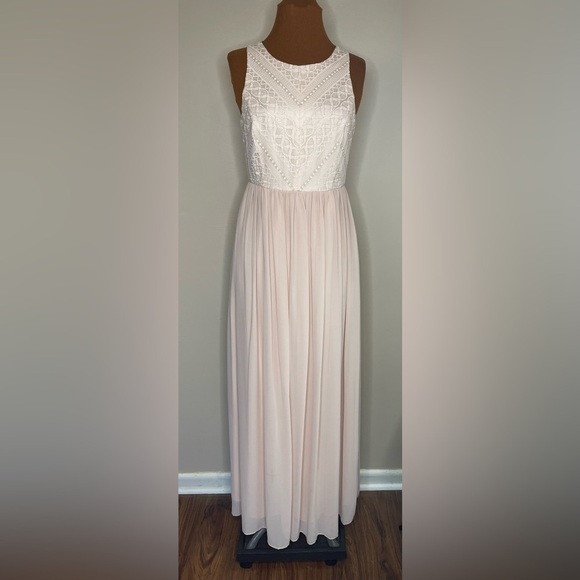 Gianni Bini Blush Pink Floor Length Sheer Gown Gold Thread Embellished Size 2 - Picture 1 of 10